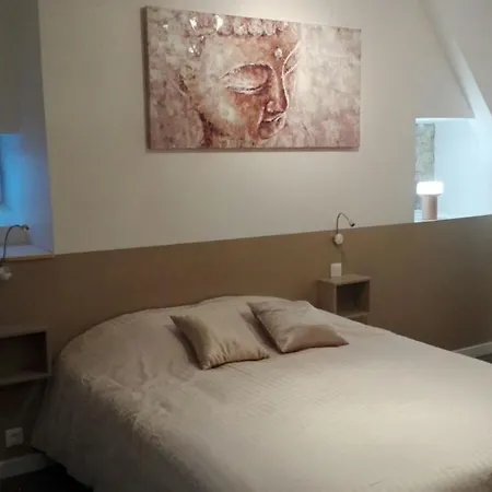 Le Bouddha Nocleg ze śniadaniem